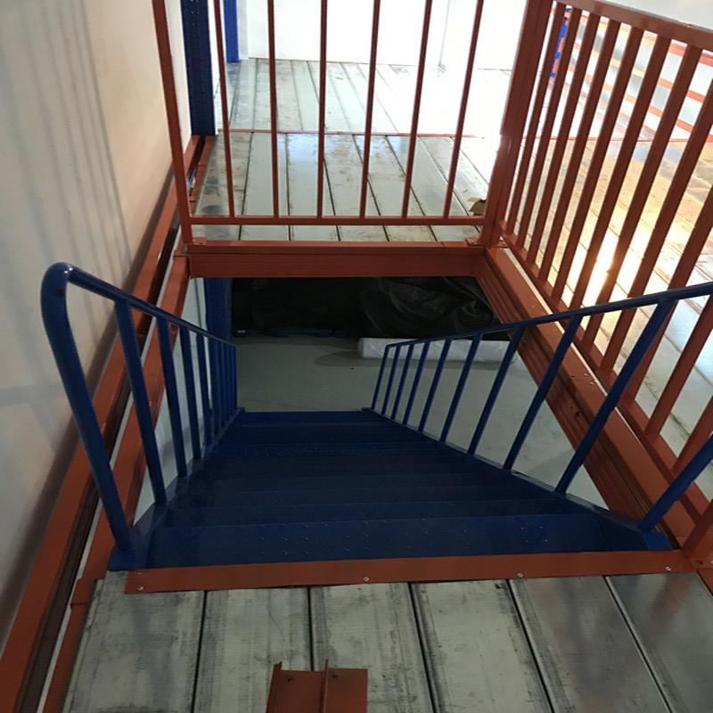 中联信公司的货架真不错